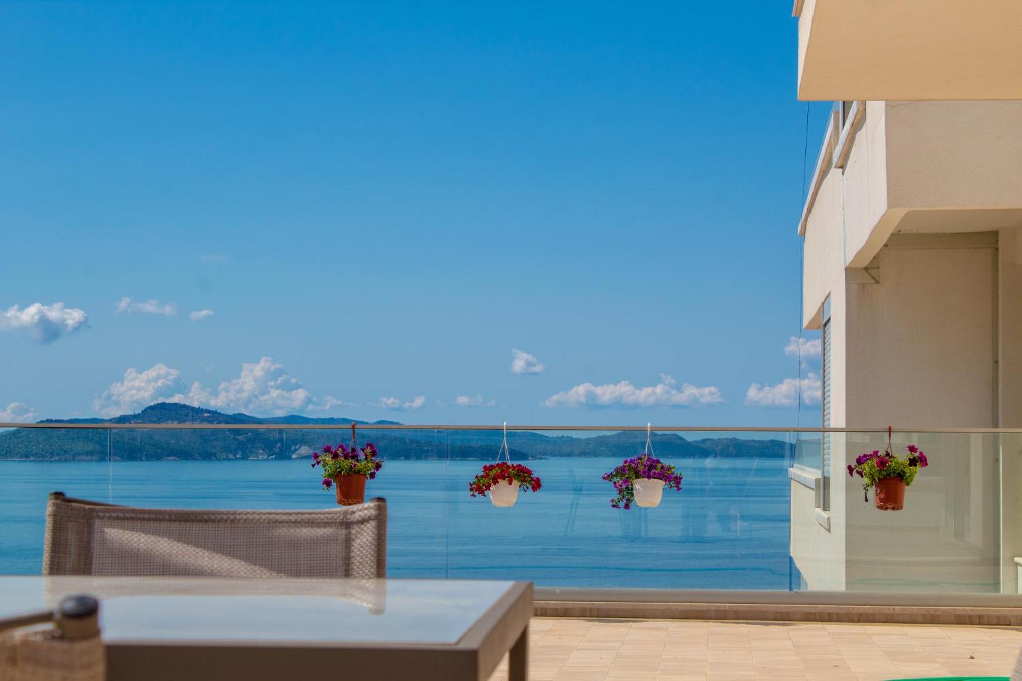 Luxury Sea View Apartaments Sarande Exterior photo